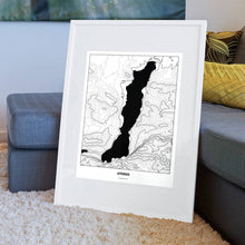 Lade das Bild in den Galerie-Viewer, Attersee Light Poster - Minimal - Vorschau am Boden auf Couch angelehnt in einem Wohnzimmer