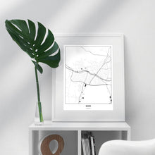 Lade das Bild in den Galerie-Viewer, Baden Light Poster - Minimal - Vorschau in einem hellen Zimmer auf Möbel positioniert