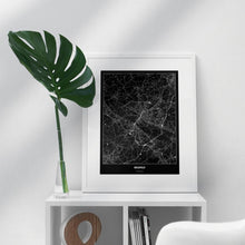 Lade das Bild in den Galerie-Viewer, Bielefeld Dark Poster - Minimal - Vorschau in einem hellen Zimmer auf Möbel positioniert