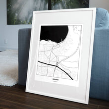 Lade das Bild in den Galerie-Viewer, Bregenz Light Poster - Minimal - Vorschau in einem Wohnzimmer am Boden aufgestellt und auf der Couch angelehnt