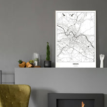 Lade das Bild in den Galerie-Viewer, Dresden Light Poster - Minimal - Vorschau in einem eleganten Zimmer mit Kamin und grauer Wandfarbe