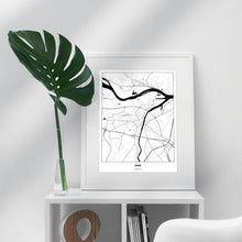 Lade das Bild in den Galerie-Viewer, Enns Light Poster - Minimal - Vorschau in einem hellen Zimmer auf Möbel positioniert