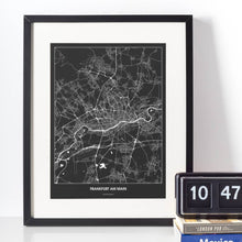 Lade das Bild in den Galerie-Viewer, Frankfurt am Main Dark Poster - Minimal - Vorschau vor weißer Wand zusammen mit Dekoartikeln