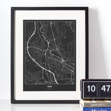 Lade das Bild in den Galerie-Viewer, Fürth Dark Poster - Minimal - Vorschau vor weißer Wand zusammen mit Dekoartikeln