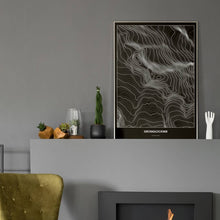 Lade das Bild in den Galerie-Viewer, Großglockner Dark Poster - Minimal - Vorschau in einem eleganten Zimmer mit Kamin und grauer Wandfarbe
