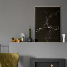 Lade das Bild in den Galerie-Viewer, Imst Dark Poster - Minimal - Vorschau in einem eleganten Zimmer mit Kamin und grauer Wandfarbe