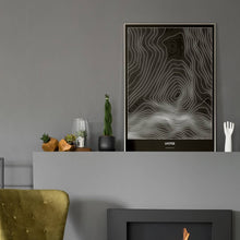 Lade das Bild in den Galerie-Viewer, Lhotse Dark Poster - Minimal - Vorschau in einem eleganten Zimmer mit Kamin und grauer Wandfarbe
