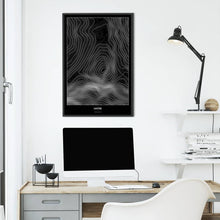 Lade das Bild in den Galerie-Viewer, Lhotse Dark Poster - Minimal - Vorschau über Schreibtisch vor einer weißen Wand
