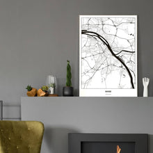 Lade das Bild in den Galerie-Viewer, Mainz Light Poster - Minimal - Vorschau in einem eleganten Zimmer mit Kamin und grauer Wandfarbe