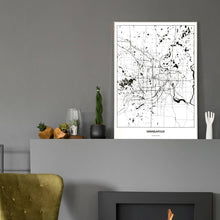 Lade das Bild in den Galerie-Viewer, Minneapolis Light Poster - Minimal - Vorschau in einem eleganten Zimmer mit Kamin und grauer Wandfarbe