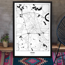 Lade das Bild in den Galerie-Viewer, Moers Light Poster - Minimal - Vorschau aufgestellt auf Boden an grauer Wand angelehnt