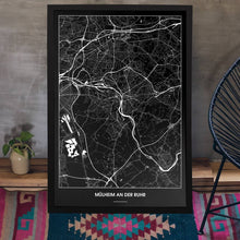 Lade das Bild in den Galerie-Viewer, Mülheim an der Ruhr Dark Poster - Minimal - Vorschau aufgestellt auf Boden an grauer Wand angelehnt