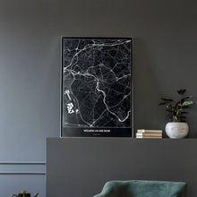 Lade das Bild in den Galerie-Viewer, Mülheim an der Ruhr Dark Poster - Minimal - Vorschau in einem eleganten Zimmer mit Sessel und grauer Wand