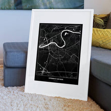 Lade das Bild in den Galerie-Viewer, Offenbach am Main Dark Poster - Minimal - Vorschau am Boden auf Couch angelehnt in einem Wohnzimmer