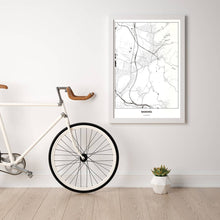 Lade das Bild in den Galerie-Viewer, Rankweil Light Poster - Minimal - Vorschau in einem hellen Zimmer mit Fahrrad an Wand angelehnt