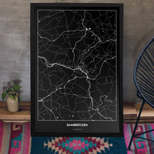 Lade das Bild in den Galerie-Viewer, Saarbrücken Dark Poster - Minimal - Vorschau aufgestellt auf Boden an grauer Wand angelehnt