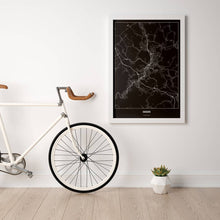 Lade das Bild in den Galerie-Viewer, Siegen Dark Poster - Minimal - Vorschau in einem hellen Zimmer mit Fahrrad an Wand angelehnt