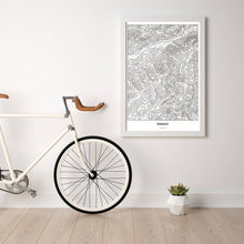 Lade das Bild in den Galerie-Viewer, Stuhleck Light Poster - Minimal - Vorschau in einem hellen Zimmer mit Fahrrad an Wand angelehnt