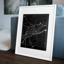 Lade das Bild in den Galerie-Viewer, Wels Dark Poster - Minimal - Vorschau in einem Wohnzimmer am Boden aufgestellt und auf der Couch angelehnt