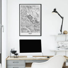 Lade das Bild in den Galerie-Viewer, Eisenhut Light Poster - Minimal - Vorschau über Schreibtisch vor einer weißen Wand
