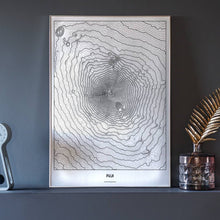 Lade das Bild in den Galerie-Viewer, Fuji Light Poster - Minimal - Vorschau neben Dekoartikeln vor dunkelgrauer Wand
