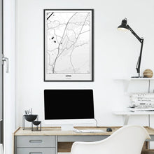 Lade das Bild in den Galerie-Viewer, Götzis Light Poster - Minimal - Vorschau über Schreibtisch vor einer weißen Wand
