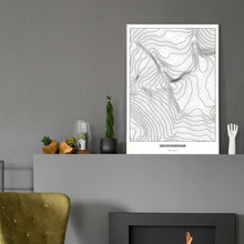 Lade das Bild in den Galerie-Viewer, Großvenediger Light Poster - Minimal - Vorschau in einem eleganten Zimmer mit Kamin und grauer Wandfarbe
