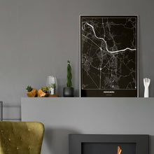Lade das Bild in den Galerie-Viewer, Heidelberg Dark Poster - Minimal - Vorschau in einem eleganten Zimmer mit Kamin und grauer Wandfarbe
