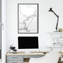 Lade das Bild in den Galerie-Viewer, Kapfenberg Light Poster - Minimal - Vorschau über Schreibtisch vor einer weißen Wand
