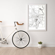 Lade das Bild in den Galerie-Viewer, Kassel Light Poster - Minimal - Vorschau in einem hellen Zimmer mit Fahrrad an Wand angelehnt

