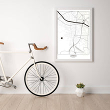 Lade das Bild in den Galerie-Viewer, Lauterach Light Poster - Minimal - Vorschau in einem hellen Zimmer mit Fahrrad an Wand angelehnt
