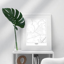 Lade das Bild in den Galerie-Viewer, Leonding Light Poster - Minimal - Vorschau in einem hellen Zimmer auf Möbel positioniert
