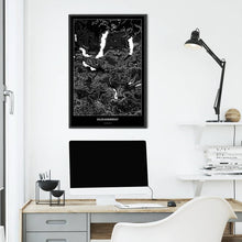 Lade das Bild in den Galerie-Viewer, Salzkammergut Dark Poster - Minimal - Vorschau über Schreibtisch vor einer weißen Wand
