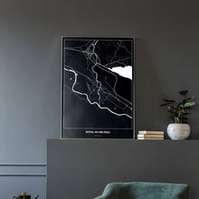 Lade das Bild in den Galerie-Viewer, Spittal an der Drau Dark Poster - Minimal - Vorschau in einem eleganten Zimmer mit Sessel und grauer Wand
