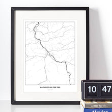 Lade das Bild in den Galerie-Viewer, Waidhofen an der Ybbs Light Poster - Minimal - Vorschau vor weißer Wand zusammen mit Dekoartikeln
